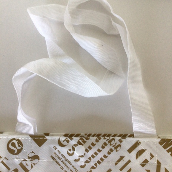 LULULEMON LARGE MANIFESTO PRINT REUSABLE TOTE BAG - Picture 10 of 13